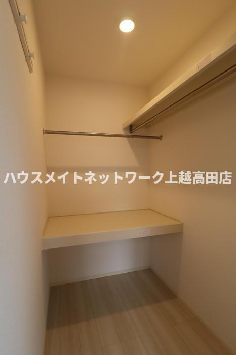 マウント.ナンバ　オータムの収納|ウォークインクローゼット