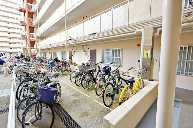 関目グリーンハイツC棟の駐輪場