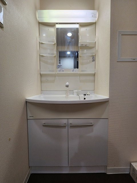 グランドール横浜の洗面所|※同タイプ別部屋の写真です。