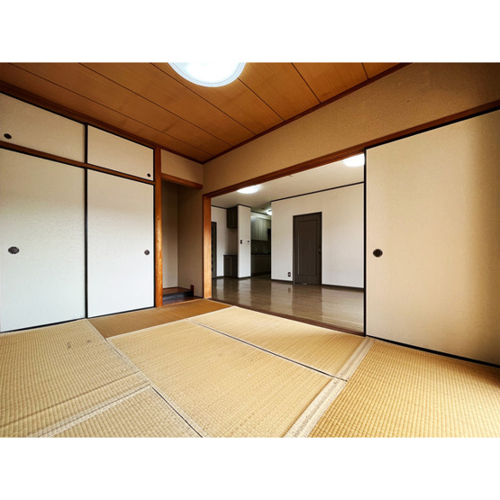 【その他】 | ﾗｲｵﾝｽﾞﾏﾝｼｮﾝ大分駅南 | 和室