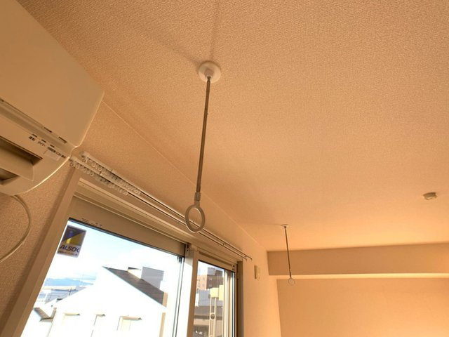 ウィッチフォードのその他|雨の日でも安心室内物干し