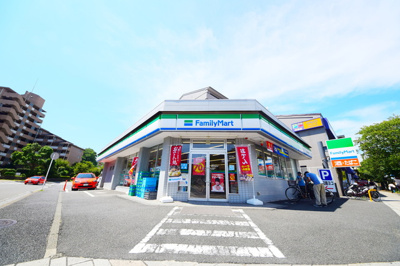 ファミリーマート横浜本牧通り店 徒歩6分。コンビニ 460m