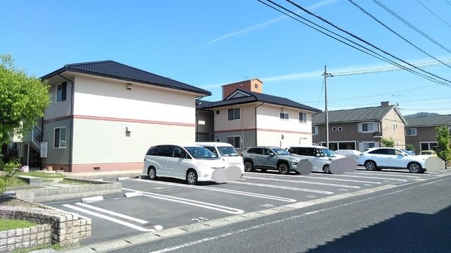 楠小路　B棟の駐車場|駐車場