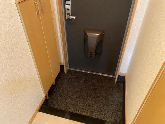 シャトレーン幸世館の玄関|玄関