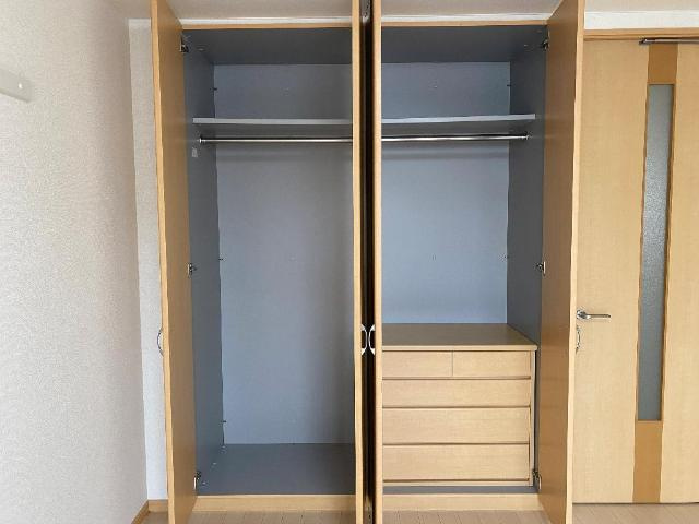 シャトレーン幸世館の収納|クローゼット