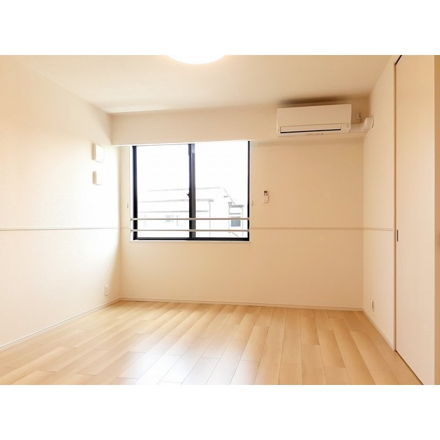 各務原市川島松原町のアパートの居間・リビング