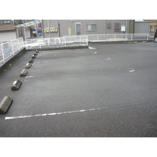 岐阜市芥見大船２丁目のアパートの駐車場