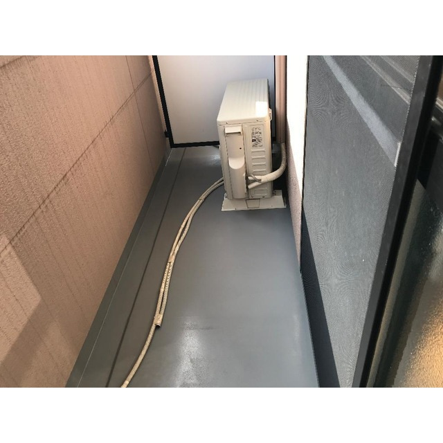 各務原市鵜沼羽場町３丁目のアパートのバルコニー