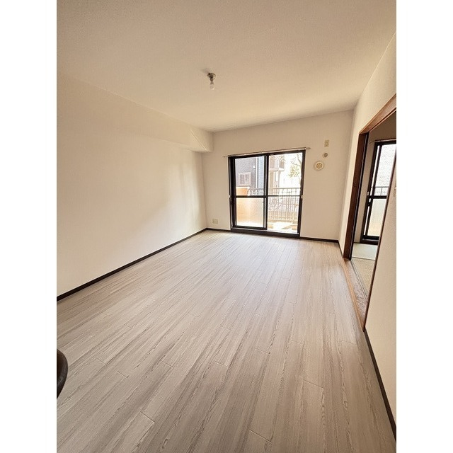 コーナスガーデン　Ｂの居間・リビング