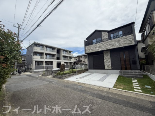 茅ヶ崎市香川５丁目新築戸建て　2期1号棟の前面道路含む現地写真
