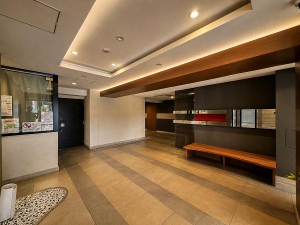 ロワール横浜大口のエントランス|エントランスにはオートロックがついており、防犯面も安心！
清掃も行き届いています
