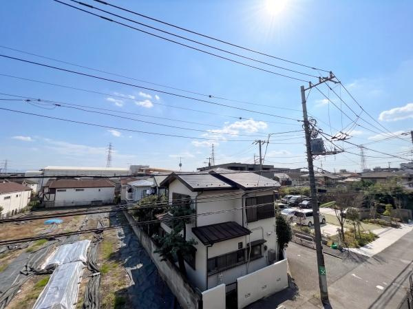 【その他】 | バルコニーからの景色です。日差しを遮る大きな建物が近くには無く風通しもとてもよく気持ちがいいです！