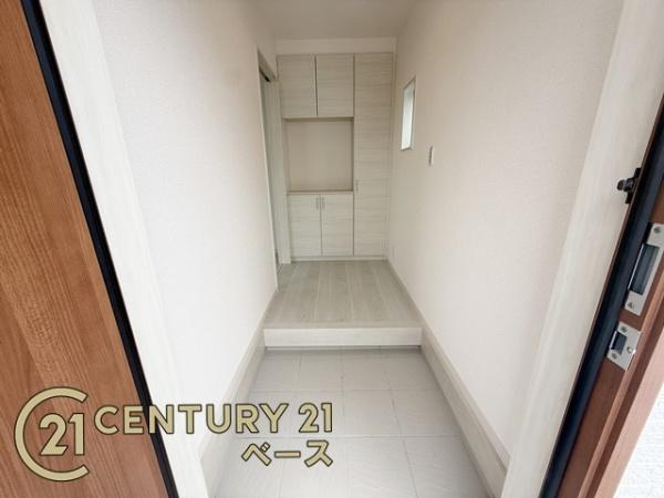 リーブルガーデン東九条町 １号棟 ／新築一戸建の玄関|■すっきりとした明るい玄関が家族・お客様をお出迎えします。