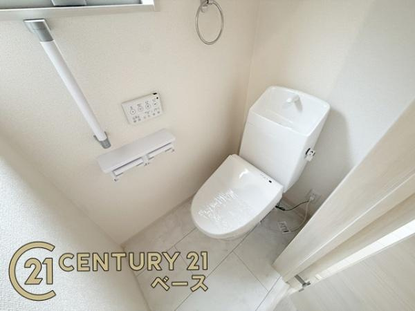 リーブルガーデン東九条町 １号棟 ／新築一戸建のトイレ|■１・２階ともにお手洗いウォシュレット付き完備です！