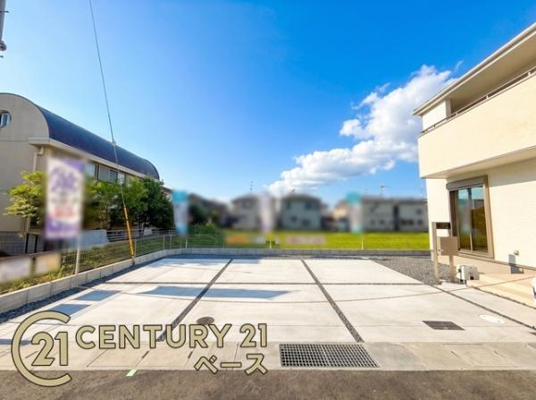 リーブルガーデン東九条町 １号棟 ／新築一戸建の駐車場|■並列で駐車可能なカースペース3台分！