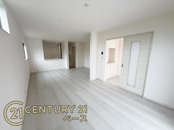 リーブルガーデン東九条町 １号棟 ／新築一戸建の居間・リビング|■家具のレイアウトもしやすい間取りです！
