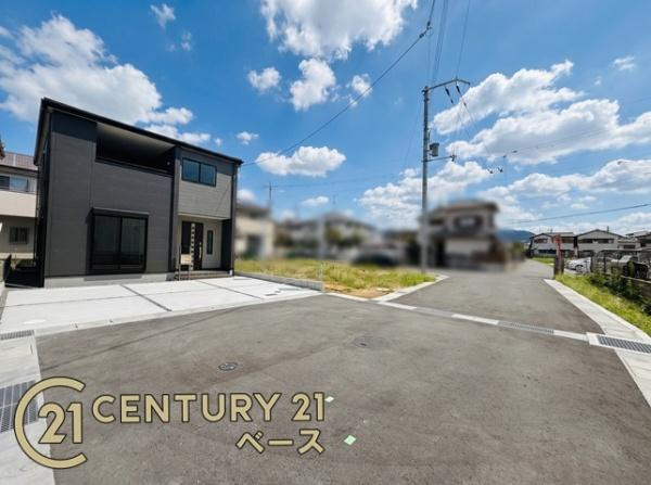 リーブルガーデン東九条町 ２号棟 ／新築一戸建の前面道路含む現地写真|■前面道路広々！車の出し入れも安心です！
