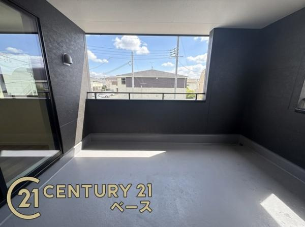 リーブルガーデン東九条町 ２号棟 ／新築一戸建のバルコニー|■ゆたっりとしたインナーバルコニー・急な雨でも安心です！