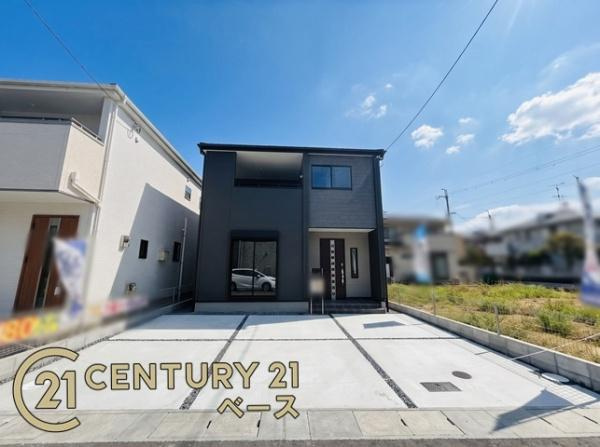 リーブルガーデン東九条町 ２号棟 ／新築一戸建の駐車場|■並列で駐車可能なカースペース3台分！