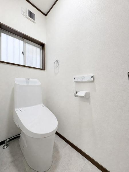 大和市福田の中古一戸建のトイレ|１階と2階にトイレがあります。