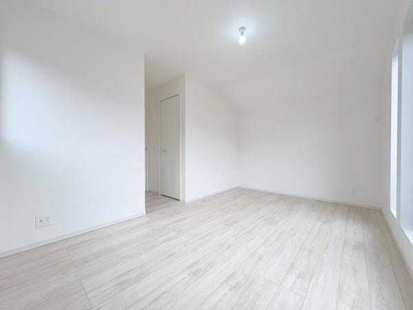 大和市上和田の新築一戸建の洋室|2F洋室7.5帖。