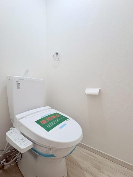 大和市上和田の新築一戸建のトイレ|1F、2Fともに多機能パネル付。