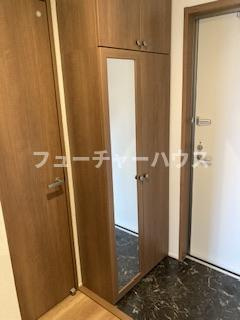 メゾンドボヌールの玄関