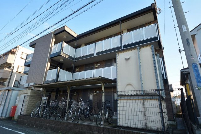 レオパレスルーナの外観
