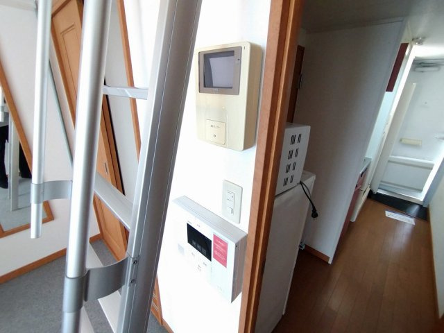 レオパレスヒューゲル参番館のその他|インターホン標準設置♪