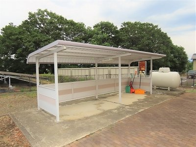 レオパレスフローリッシュのその他|屋根付き駐輪場あり