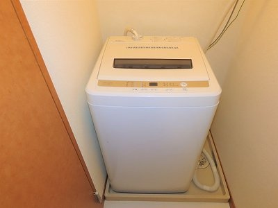 レオパレスフローリッシュのその他|洗濯機も付いています