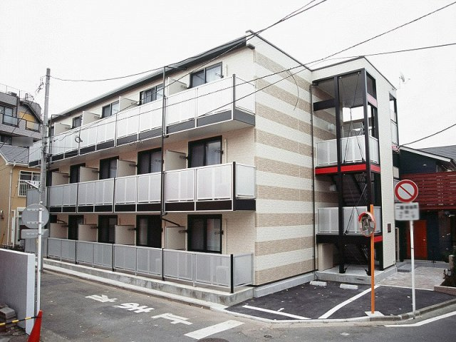 レオパレスリバーサイド藤の外観