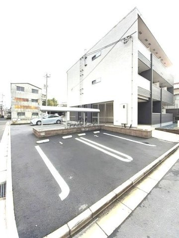 ティ・シュティル　都町の駐車場