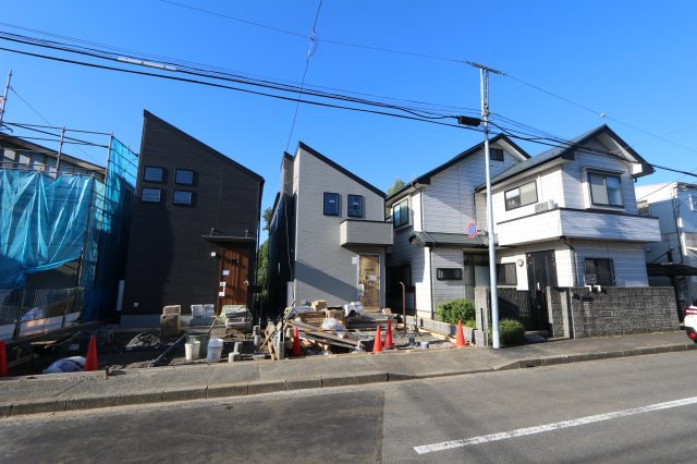 【Livele Garden.S】小平上水本町の外観|17帖のリビングにも収納スペースをふんだんに配置しています♪