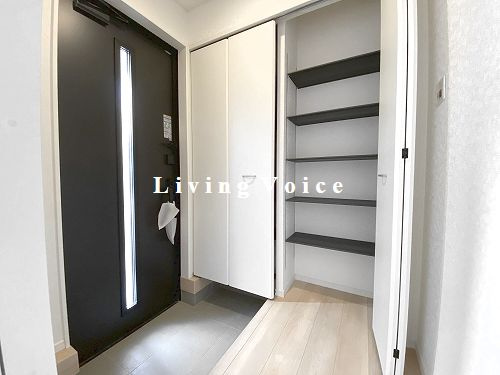 【玄関】 | 【仲介手数料０円】座間市入谷西第4　新築一戸建て　3号棟　全4棟 | 座間市入谷西第4　新築一戸建て　全4棟