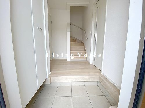 【玄関】 | 【仲介手数料０円】座間市入谷西第4　新築一戸建て　3号棟　全4棟 | 座間市入谷西第4　新築一戸建て　全4棟