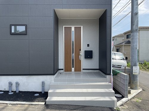 【仲介手数料０円】座間市入谷西第4　新築一戸建て　3号棟　全4棟の玄関|3号棟　座間市入谷西第4　新築一戸建て　全4棟
