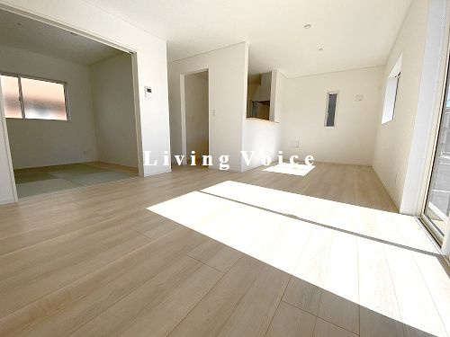 【仲介手数料０円】座間市入谷西第4　新築一戸建て　3号棟　全4棟の居間・リビング|座間市入谷西第4　新築一戸建て　全4棟