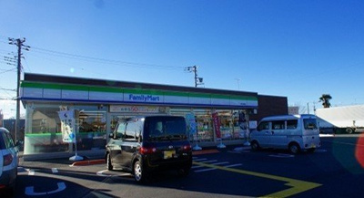 【周辺】 | ミヤビコーポラス | ファミリーマート村岡店まで600m
