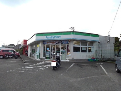 【周辺】 | ラウレア | ファミリーマート末吉高校前店まで400m