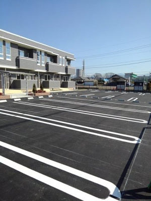 【駐車場】 | ホワイト・ベル | 駐車場があるので、車を買う予定の方も安心です
