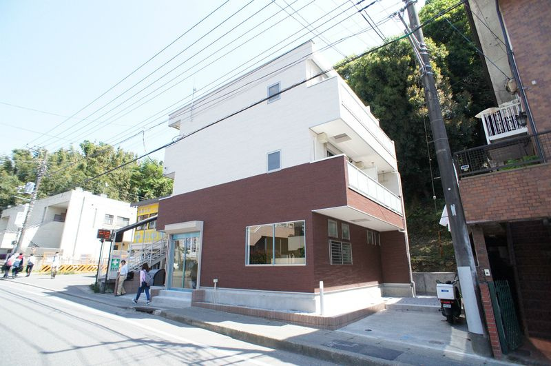鎌倉市岡本２丁目の賃貸マンションの外観
