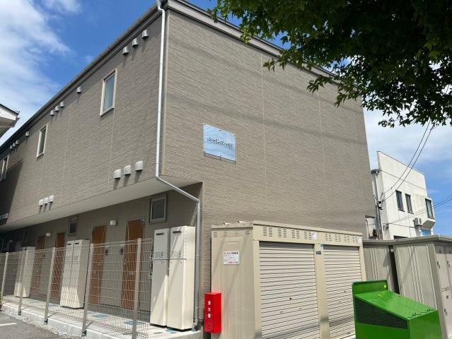 シャインアーチEの外観