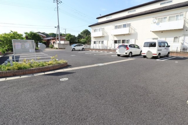 ラヴィラントさしまBの駐車場