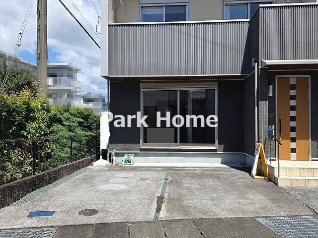 高知市鴨部２丁目　中古戸建の駐車場