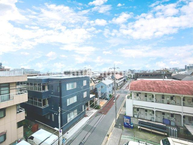 ヴィルヴィオ葛西の展望|手を伸ばせば、ふれることが出来そうな環境が、そのままインテリアになったような印象です。その豊かな眺望にふさわしい空間には、通風・採光にも優れ、心地よい光と風があふれています