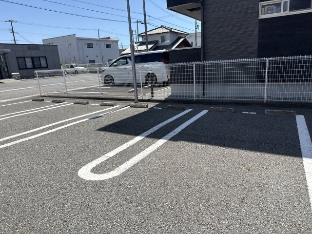 クラージュＫＳの駐車場