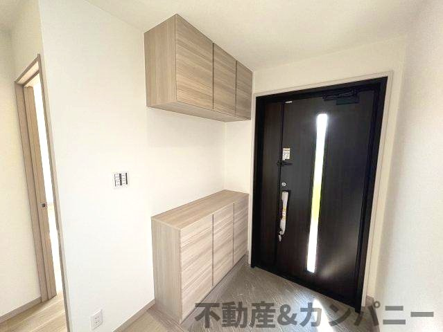 平井町の中古戸建ての玄関|玄関収納です