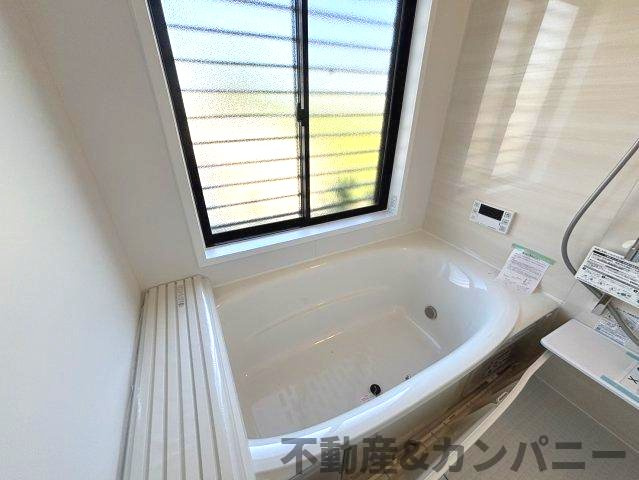 平井町の中古戸建ての浴室|お風呂です