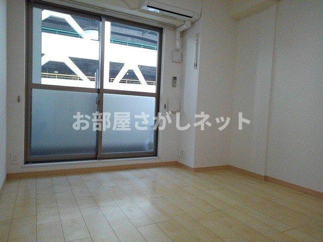 エレディータ【おとり物件なし】#学生・社会人にオススメ！初期費用分割払いOK！の居間・リビング